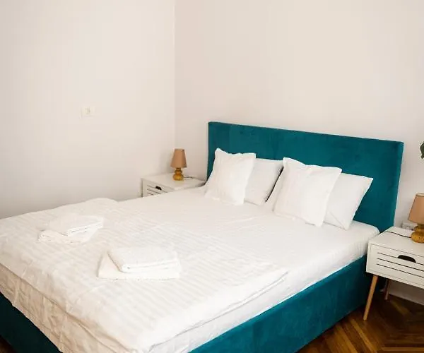 Blau Ultracentral Apartment